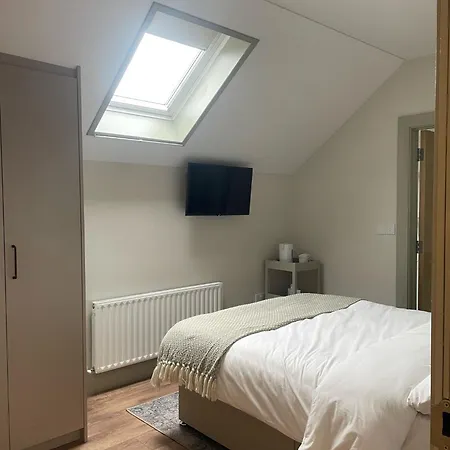 Πανσιόν Gills Courtyard *