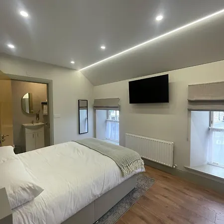 Gills Courtyard * Crossmolina