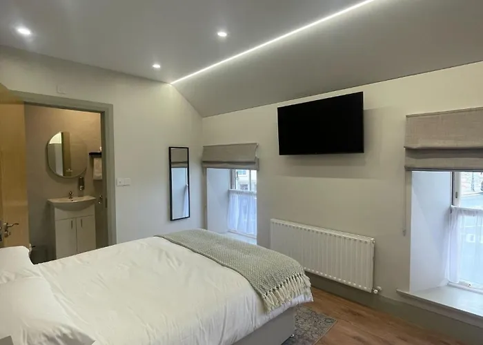 Gills Courtyard * Crossmolina